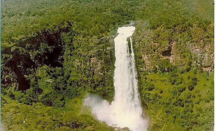 Lofoi Falls plunging over the Kundelungu plateau escarpment
